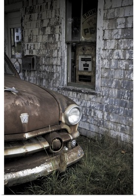 Maine, Potter, Old Gas Station