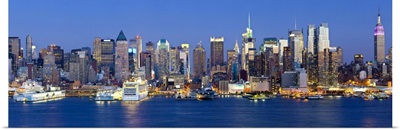 Manhattan, view of Midtown Manhattan across the Hudson River, New York