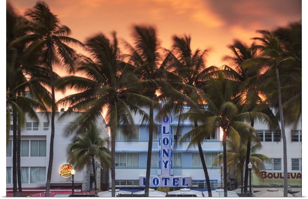 U. S. A, Miami, Miami Beach, South Beach, Art Deco Hotels on Ocean drive.