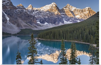Moraine Lake, Rockies, Banff National Park, Alberta, Canada