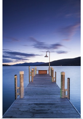New York, Adirondack Mountains, Lake George, boat pier, dawn