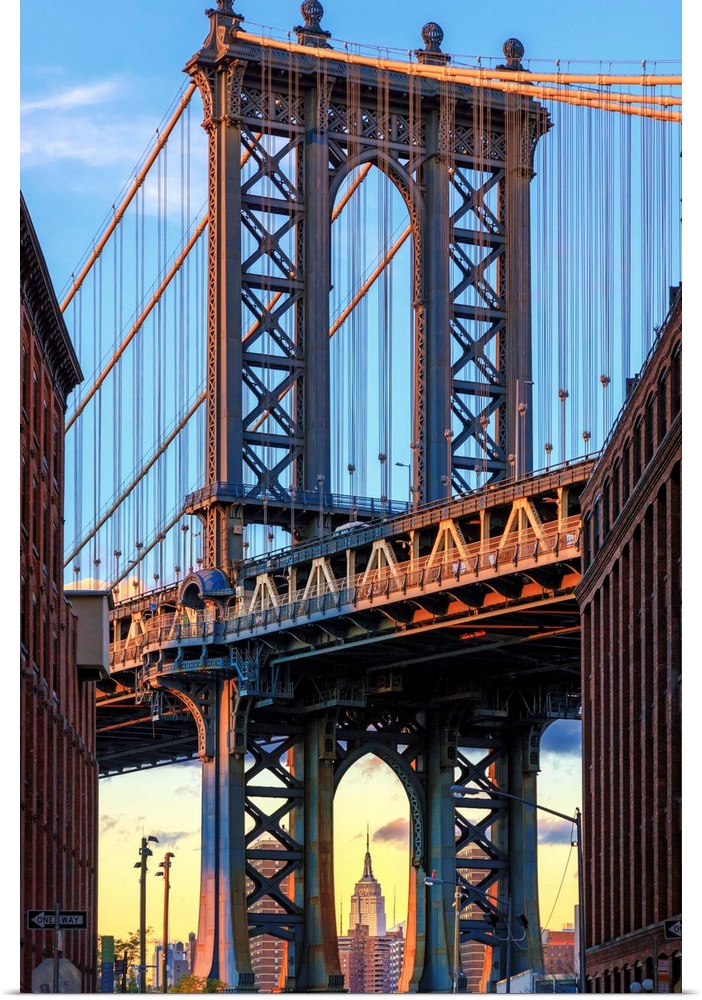 USA, New York, Brooklyn, Dumbo, Manhattan Bridge and Empire State Building.