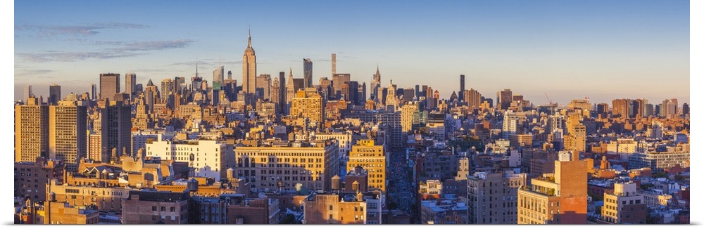 USA, New York, New York City, Lower Manhattan, Mid-town Manhattan skyline, elevated view, sunset