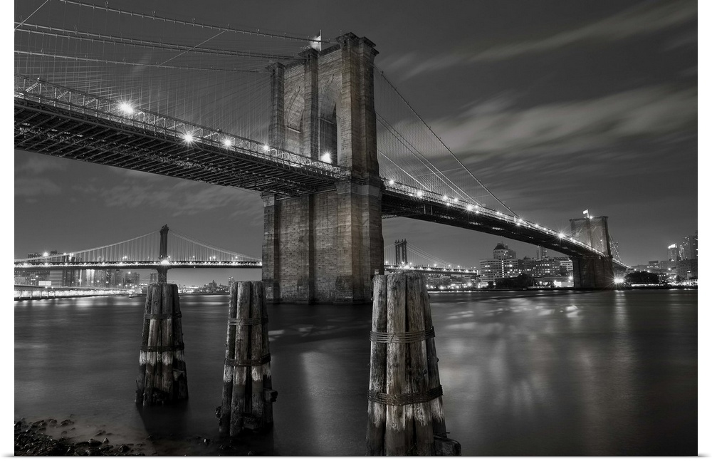 USA, New York City, Manhattan,  The Brooklyn and Manhattan Bridges spanning the East river