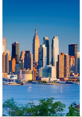 New York, Manhattan, Midtown skyline across the Hudson River