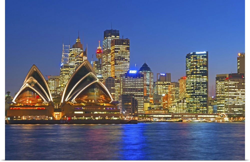 Opera House and Sydney skyline, Sydney, New South Wales, Australia,