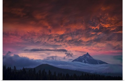 Oregon Central Cascades mountains, Mount Jefferson at sunset