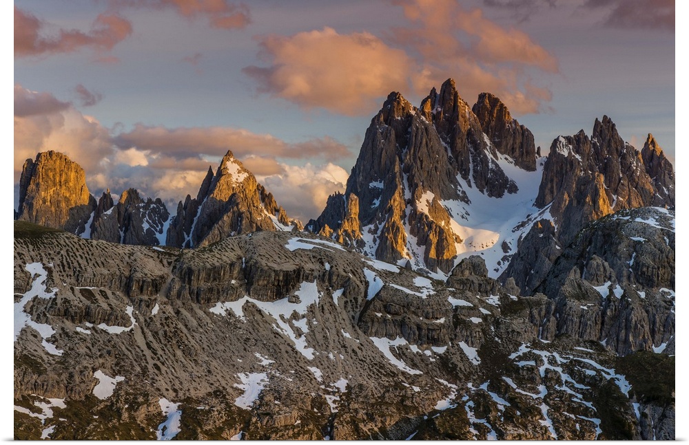 Panoramic view over the Sorapis mountain group at sunset, Dolomites, Veneto, Italy