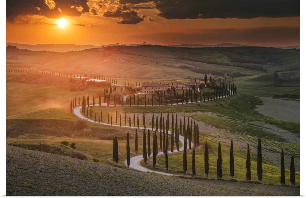 Podere Baccoleno during a spring sunset, Tuscany, Italy