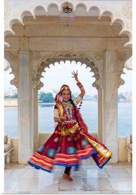 Rajasthani Dancer, Taj Lake Palace, Lake Pichola, Udaipur, Rajasthan, India