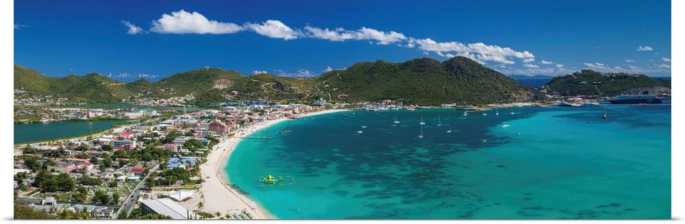 Netherlands Antilles, Sint Maarten, Philipsburg, elevated town and beach view from Fort Hill