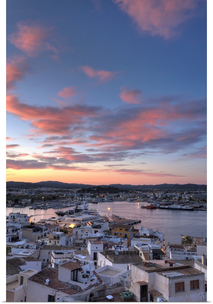Spain, Balearic Islands, Ibiza, view of Ibiza old town (UNESCO site), and Dalt Vila