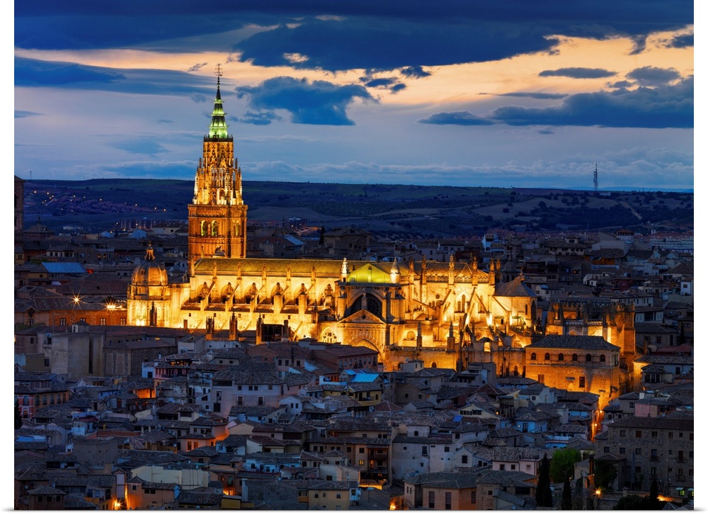 Spain, Castile La Mancha, Toledo, Cathedral of Toledo, Overview of city at dusk, UNESCO World heritage site.