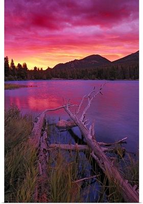 Sprague Lake at sunrise in the Rocky Mountain National Park, Colorado
