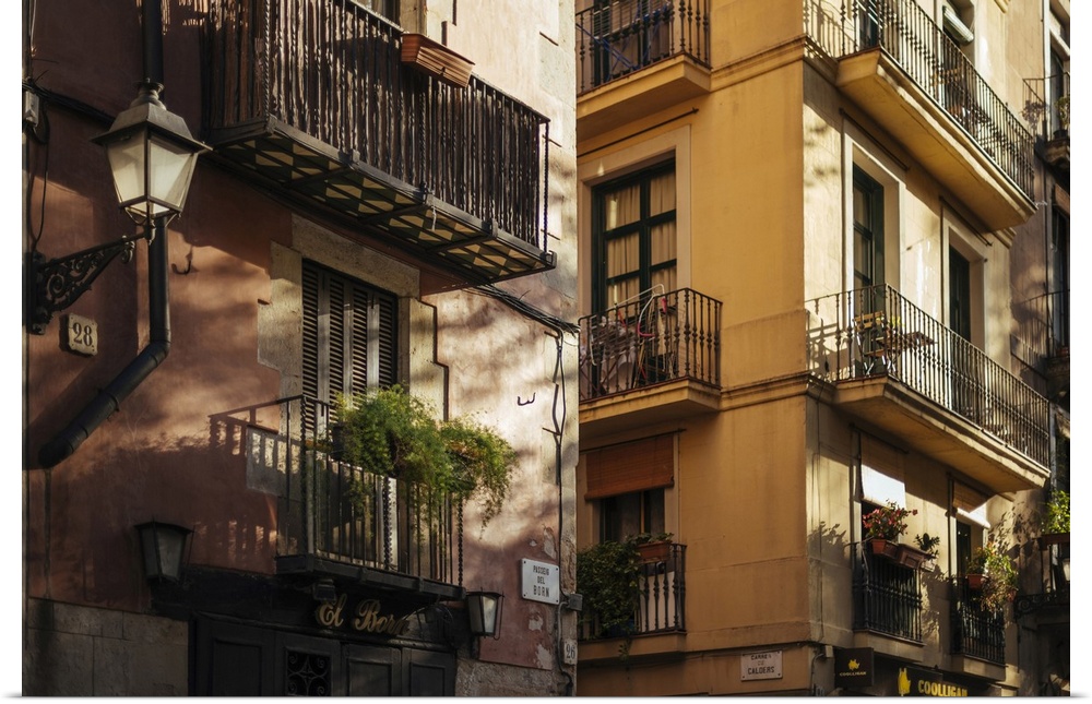 Street Scene, Barcelona, Catalonia, Spain.
