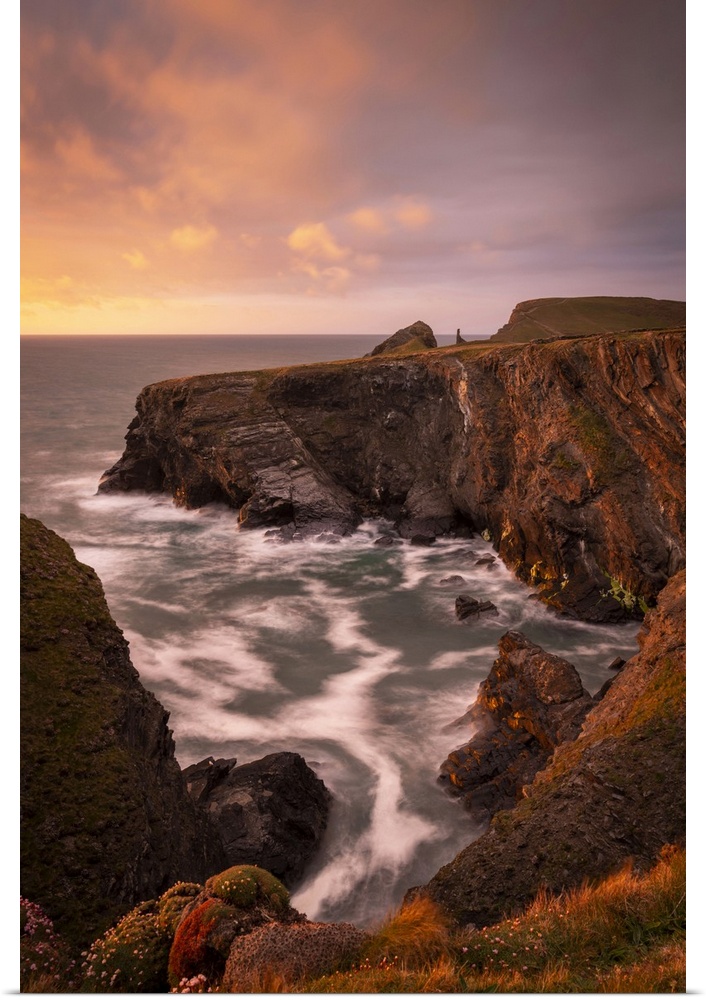 Sunset over the dramatic cliffs of North Cornwall, England. Spring (May) 2021.
