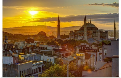 Turkey, Istanbul, Sultanahmet, Sunrise over Hagia Sophia