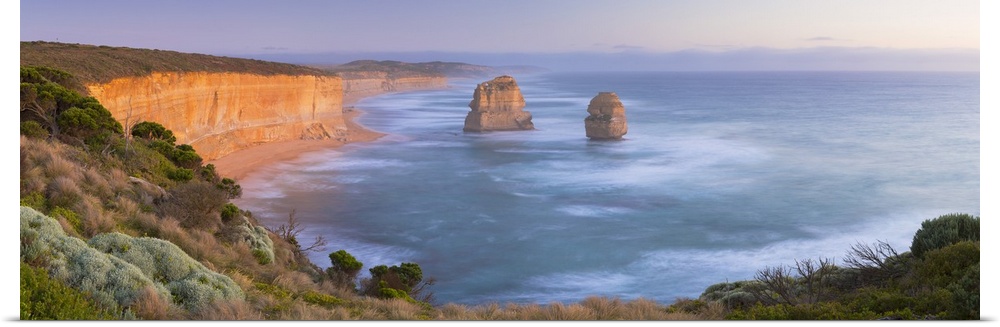 Twelve Apostles, Port Campbell National Park, Great Ocean Road, Victoria, Australia.