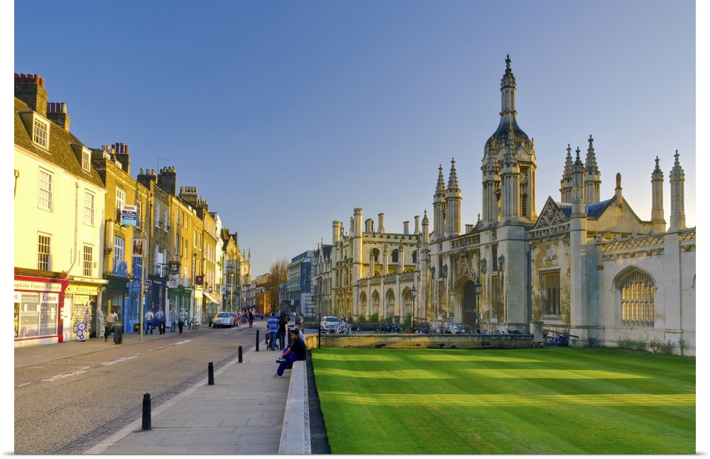 UK, England, Cambridge, King's Parade and King's College on right