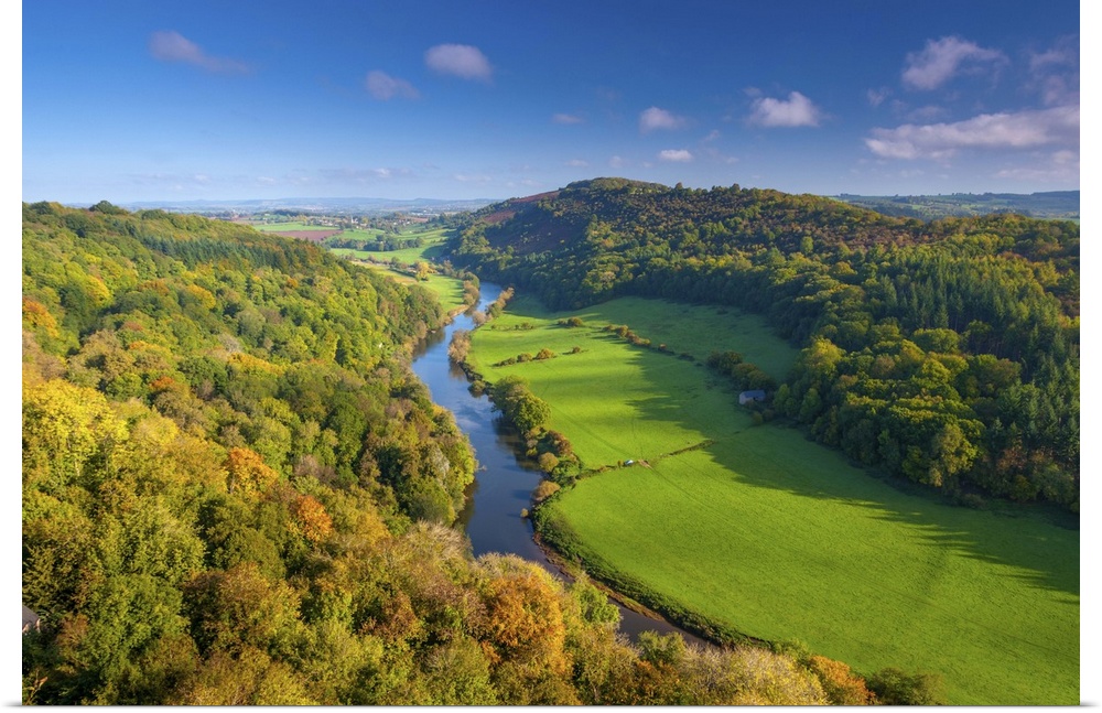 UK, England, Herefordshire, view north along River Wye from Symonds Yat Rock