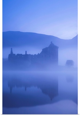 UK, Scotland, Strathclyde, Loch Awe, Kilchurn Castle
