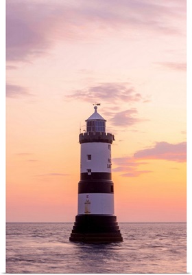 UK, Wales, Anglesey, Penmon, Black Point, Trwyn Du Lighthouse At Sunrise