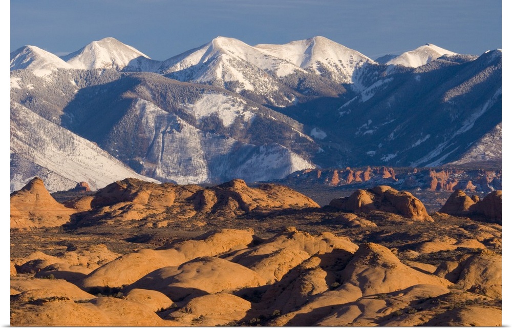 USA, Utah, Arches National Park, La Sal Mountains and Petrified Dunes