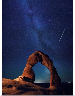 Utah, Moab, Arches National Park, Delicate Arch and Milky Way