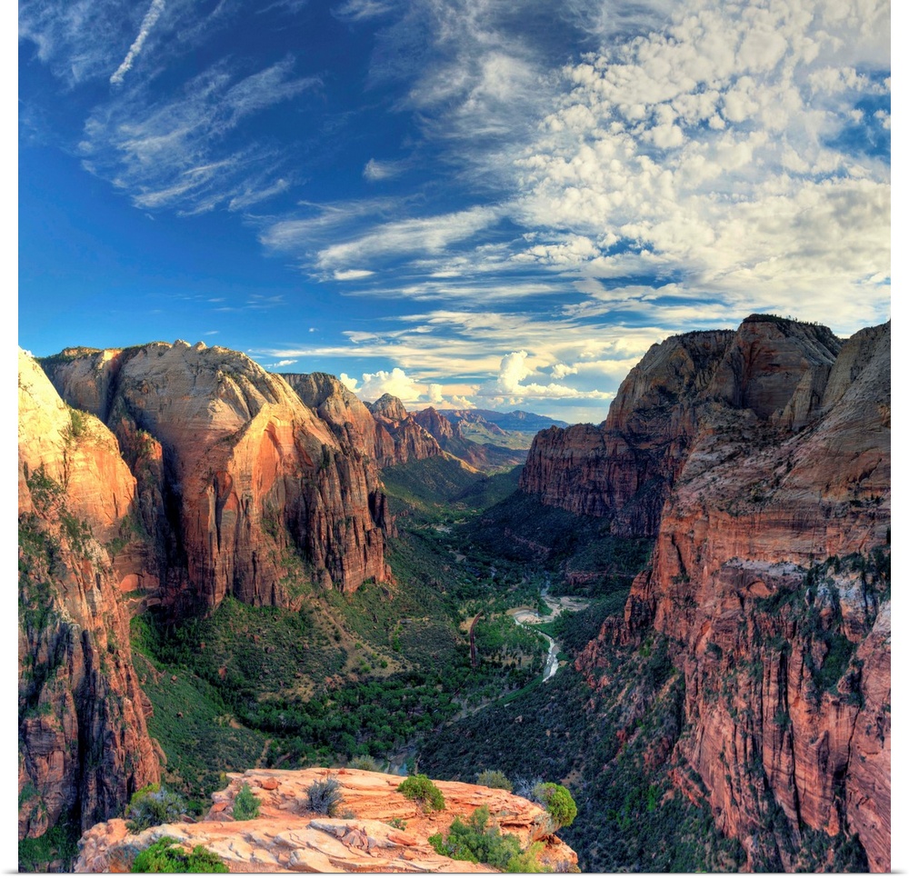 USA, Utah, Zion National Park, Zion Canyon from Angel's Landing
