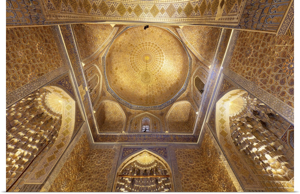 Uzbekistan, Samarkand, Gur-e-Amir mausoleum, Interior of Timur's -mausoleum.