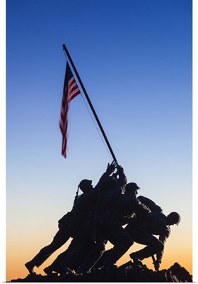 Virginia, Arlington, US Marine and Iwo Jima Memorial, dawn