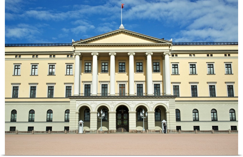 Norway, Oslo: Royal Palace