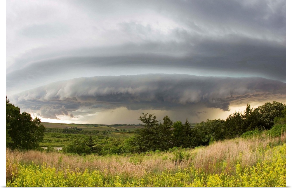 A shelf cloud from a supercell thunderstorm in Tornado Alley.