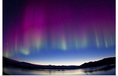 Northern Lights during a geomagnetic solar storm, Jokulsarlon Lagoon, Iceland