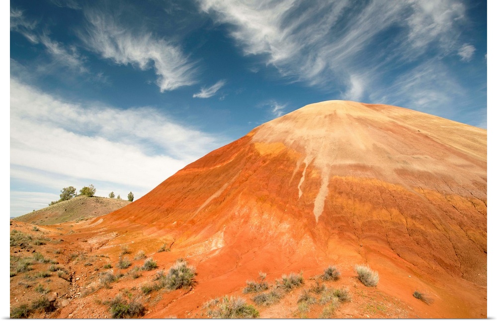 Painted Hills, colorful Bentonite clay deposits, John Day Fossil Beds National Monument, central Oregon