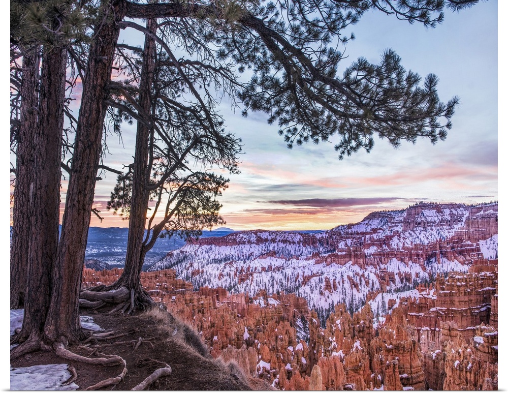 Hoodoos in winter, Bryce Canyon National Park, Utah