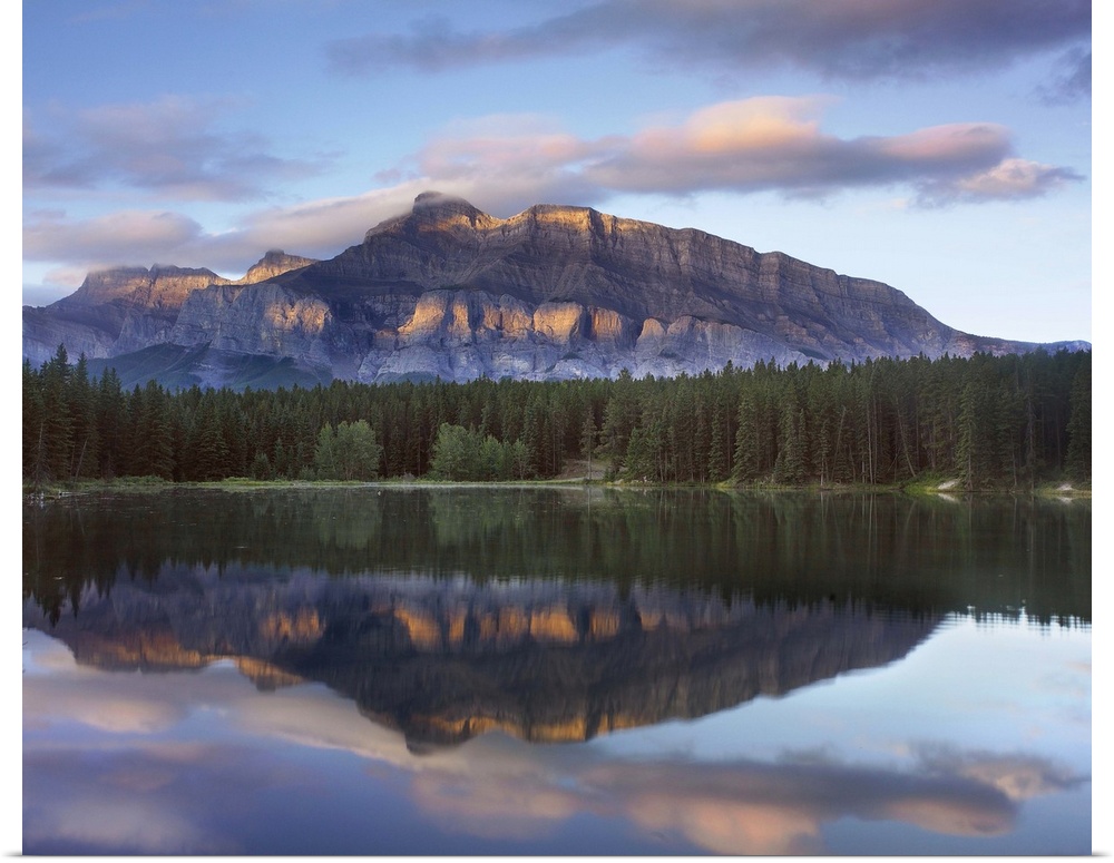 Tim Fitzharris-7459-Mt Rundle Johnson Lake Banff Natl Park Alberta