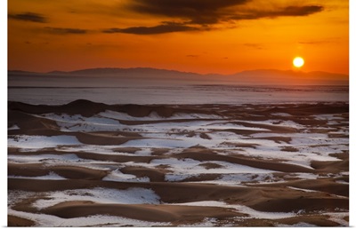 Khongor Sand Dunes in winter, Gobi Desert, Mongolia