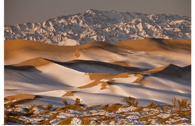 Khongor Sand Dunes in winter, Gobi Desert, Mongolia