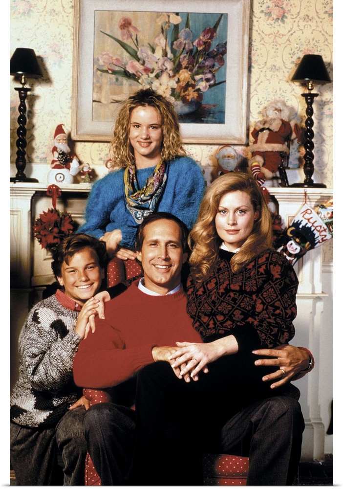 The third vacation for the Griswold family finds them hosting repulsive relatives for Yuletide. The sight gags, although p...