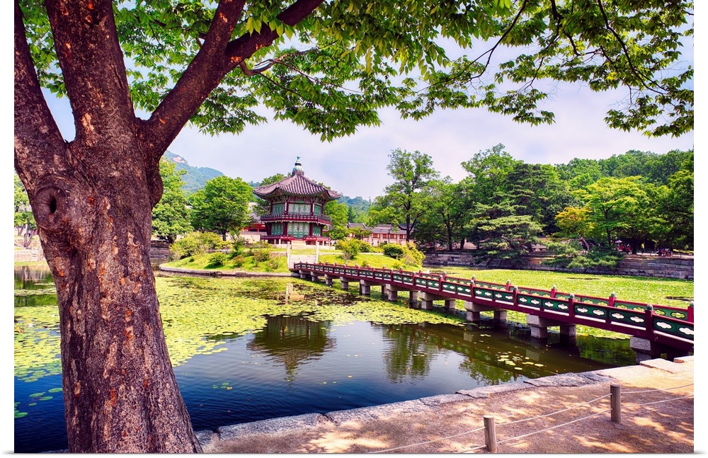 Footbridge Leading to the Pavilion of Far-Reaching Fragrance, Gyeongbokgung Palace; Seoul, South Korea