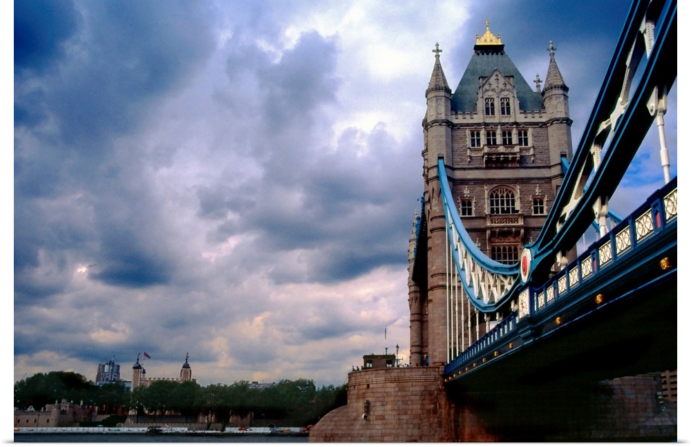 Photograph from below of the Tower Bridge over the Thames River in London, Great Britain.