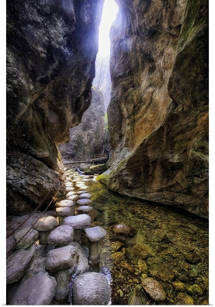 Creek trail in a Narrow Gorge, Niubeiliang National Forest Park, Shaanxi, China.