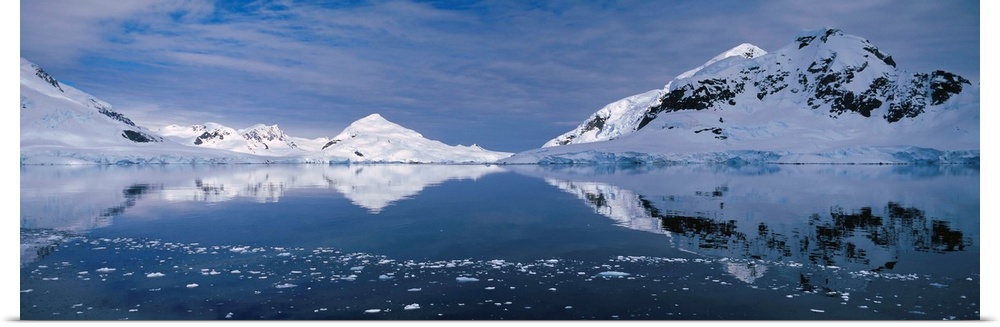 Antarctica, Paradise Bay, Ice melting in the water