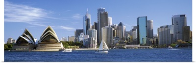 Australia, New South Wales, Sydney, Sydney harbor, View of Sydney Opera House and city