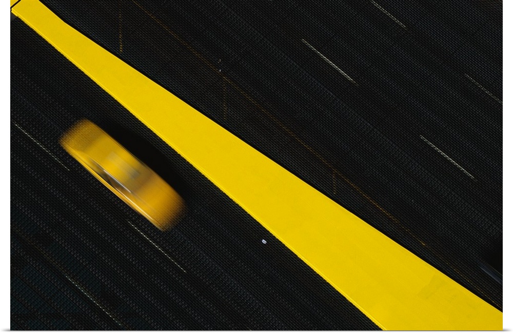 Blurred Taxi and Dividing Line