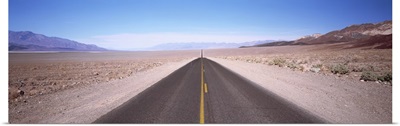 California, Death Valley, Empty highway in the valley