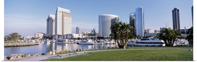 California, San Diego, Panoramic view of Marina Park and city skyline