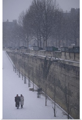 France, Paris, Seine River, winter