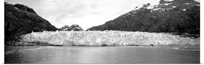 Glacier at waters edge, Glacier Bay National Park, Alaska